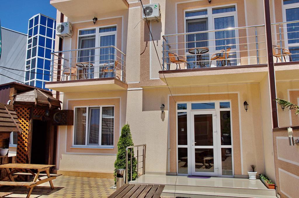 Tikhaya Gavan Guest House Divnomorskoye Exterior photo